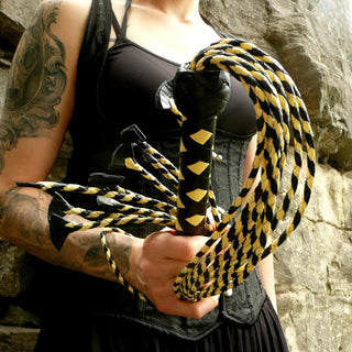 Mc Hurt | Lederpeitsche Quenty Cat O'Nine