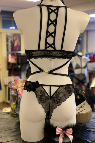 Daisy String mit Bändern und Spitze