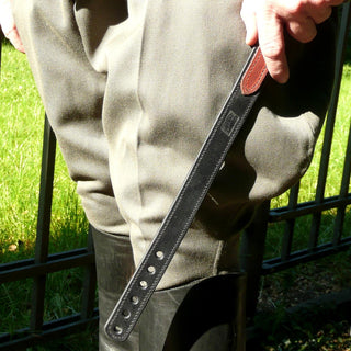 Mc Hurt | Der Aufseher - schlankes Paddel mit Löchern schwarz