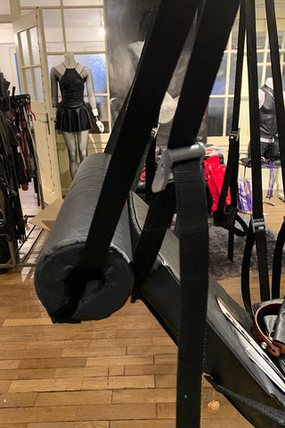 Liebesschaukel - Nackenrolle mit Gurtband