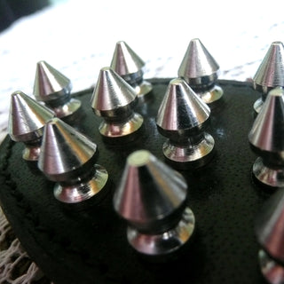 Mutters böse Strafe kleines Oval-Paddel mit Nieten