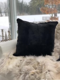 von Hohenstein Fellkissen Hase Cashmere schwarz 